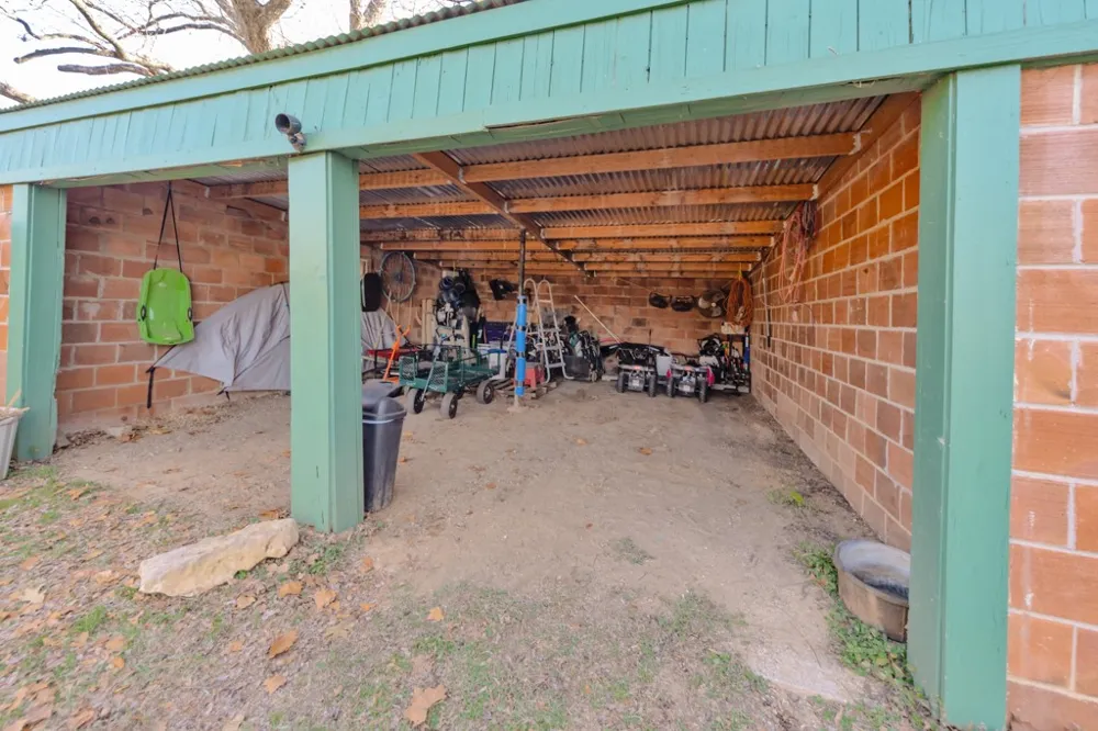 517 W Lamar Street Alvord, TX 76225