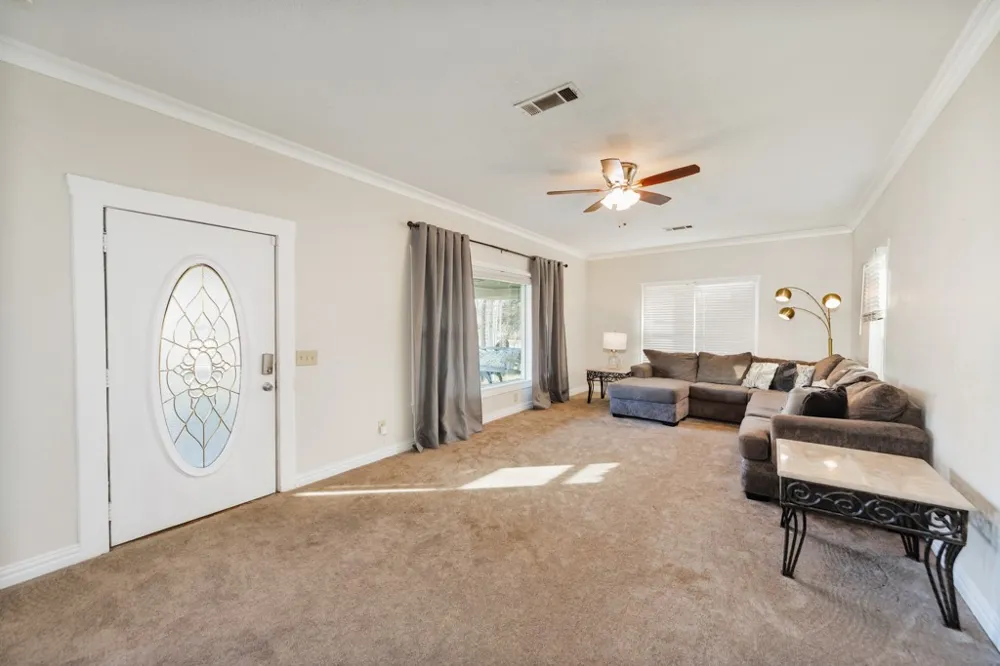 517 W Lamar Street Alvord, TX 76225