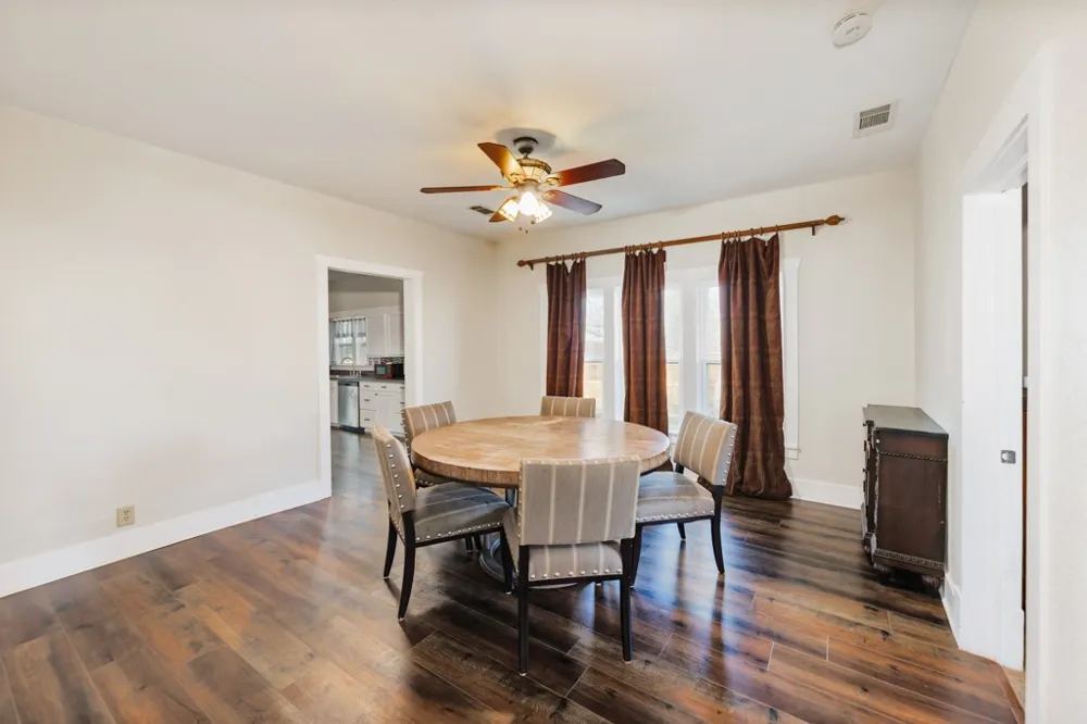 517 W Lamar Street Alvord, TX 76225
