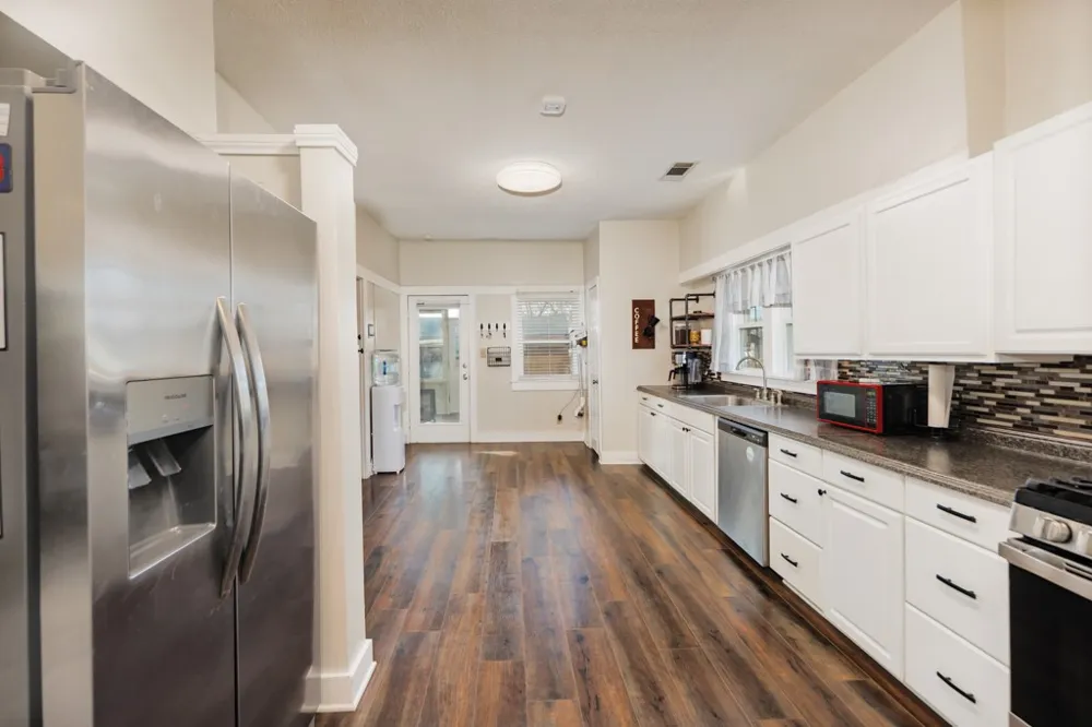 517 W Lamar Street Alvord, TX 76225