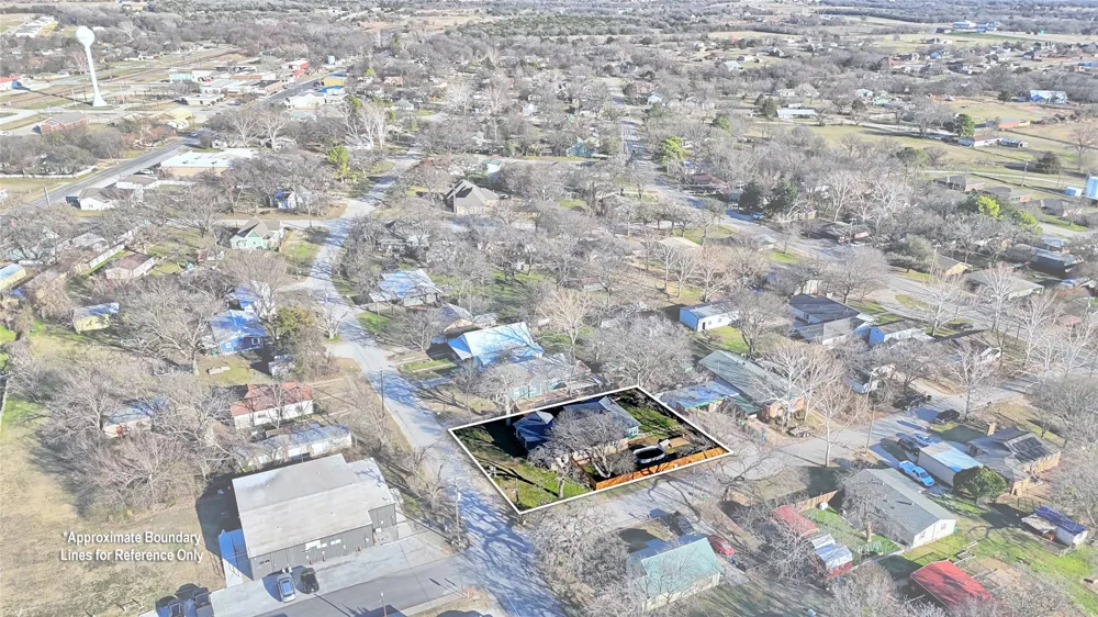 517 W Lamar Street Alvord, TX 76225