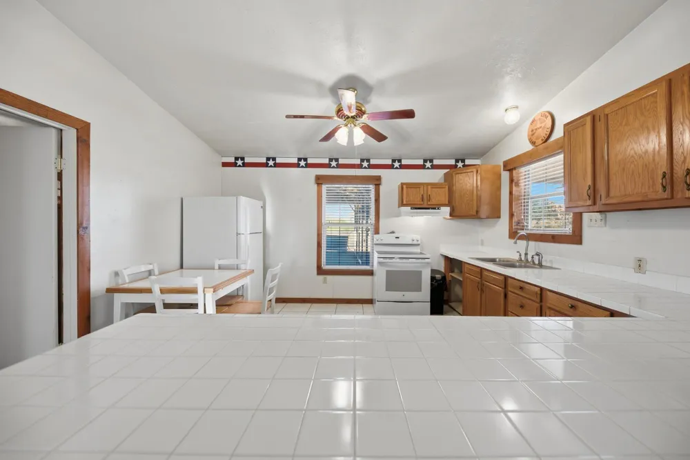 100 Choctaw Crest Somerville, TX 77879