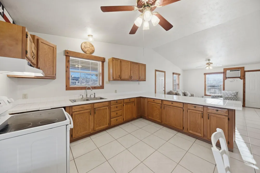 100 Choctaw Crest Somerville, TX 77879