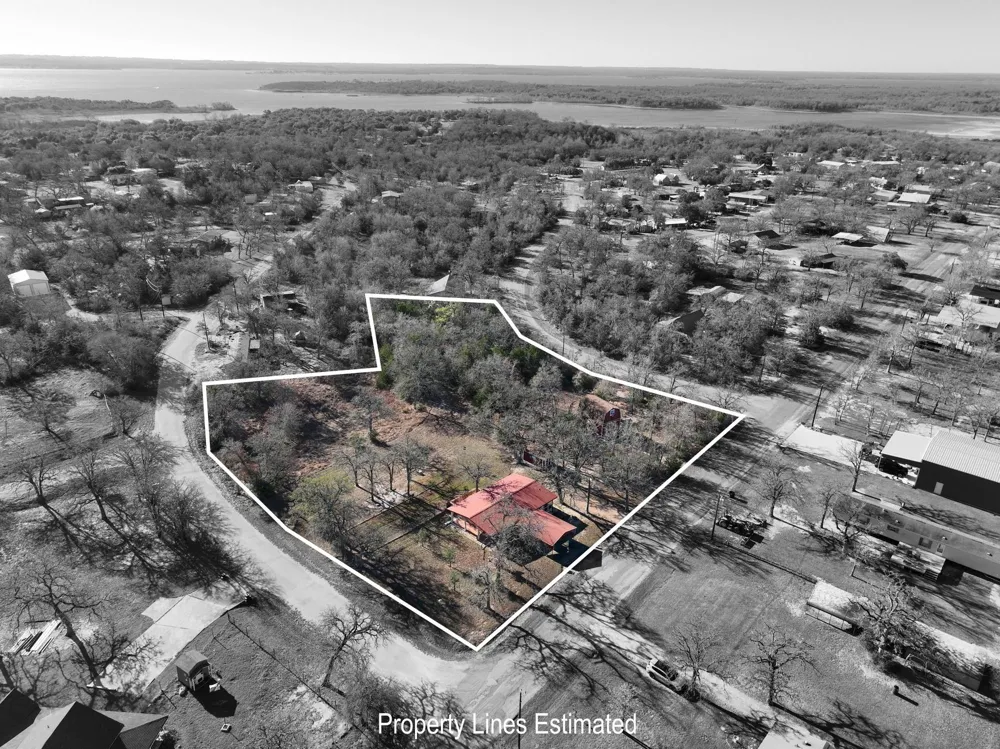 100 Choctaw Crest Somerville, TX 77879
