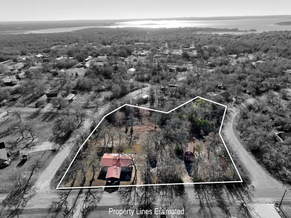 100 Choctaw Crest Somerville, TX 77879