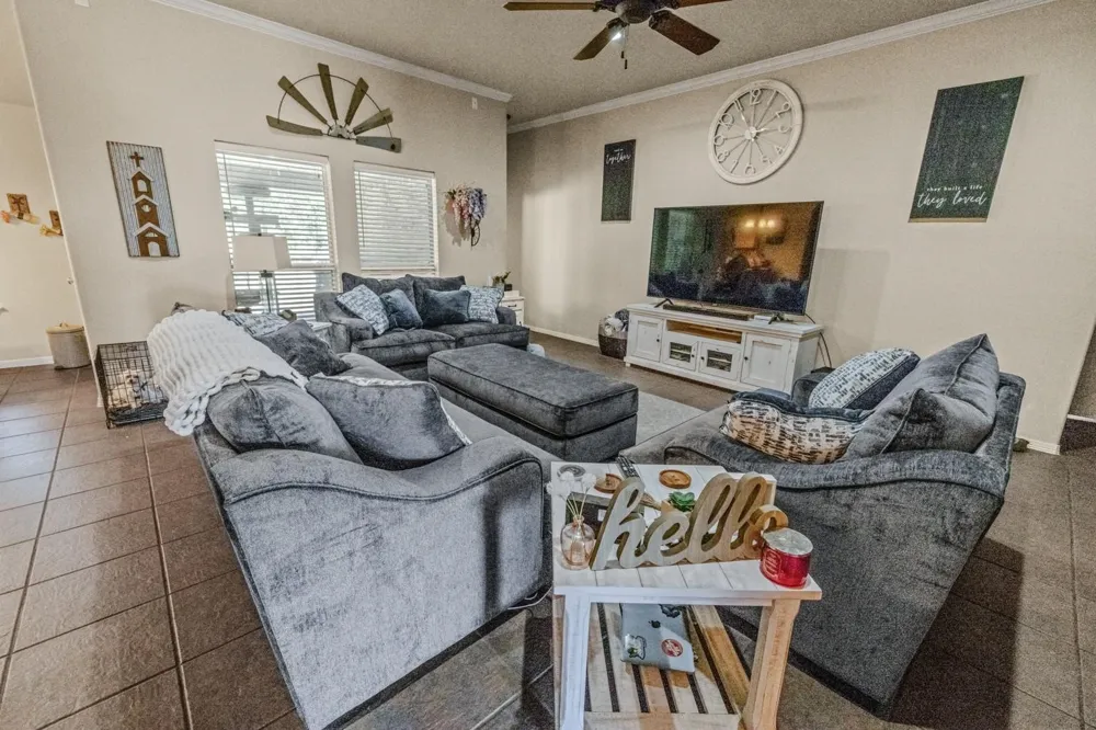 9430 W Highway 199 Poolville, TX 76487