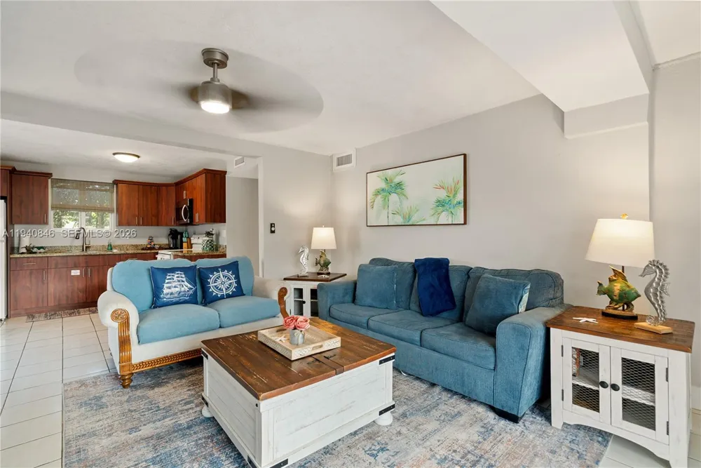 127 Seaside Ave Key Largo, FL 33037