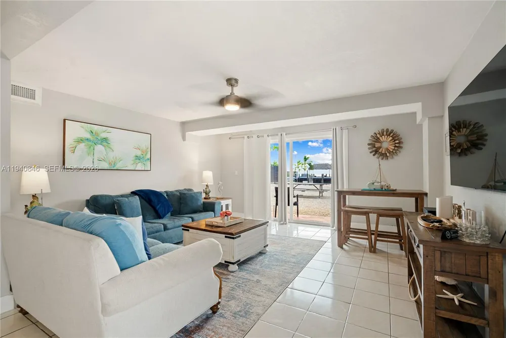 127 Seaside Ave Key Largo, FL 33037