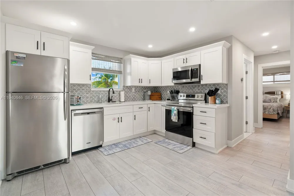 127 Seaside Ave Key Largo, FL 33037