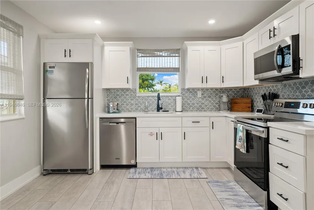 127 Seaside Ave Key Largo, FL 33037