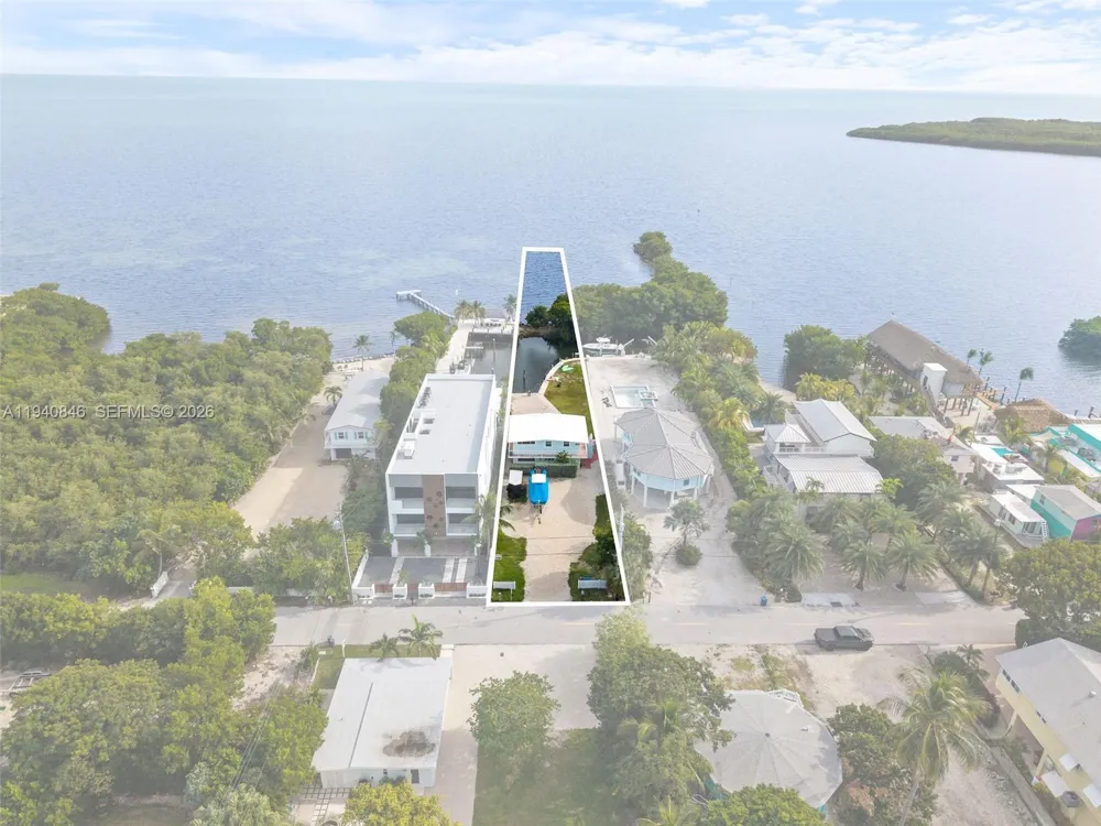 127 Seaside Ave Key Largo, FL 33037