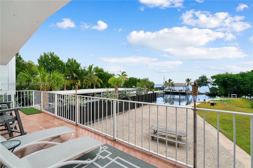 127 Seaside Ave Key Largo, FL 33037