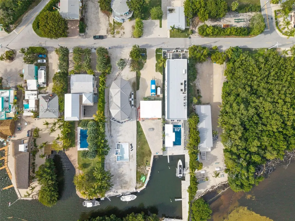 127 Seaside Ave Key Largo, FL 33037