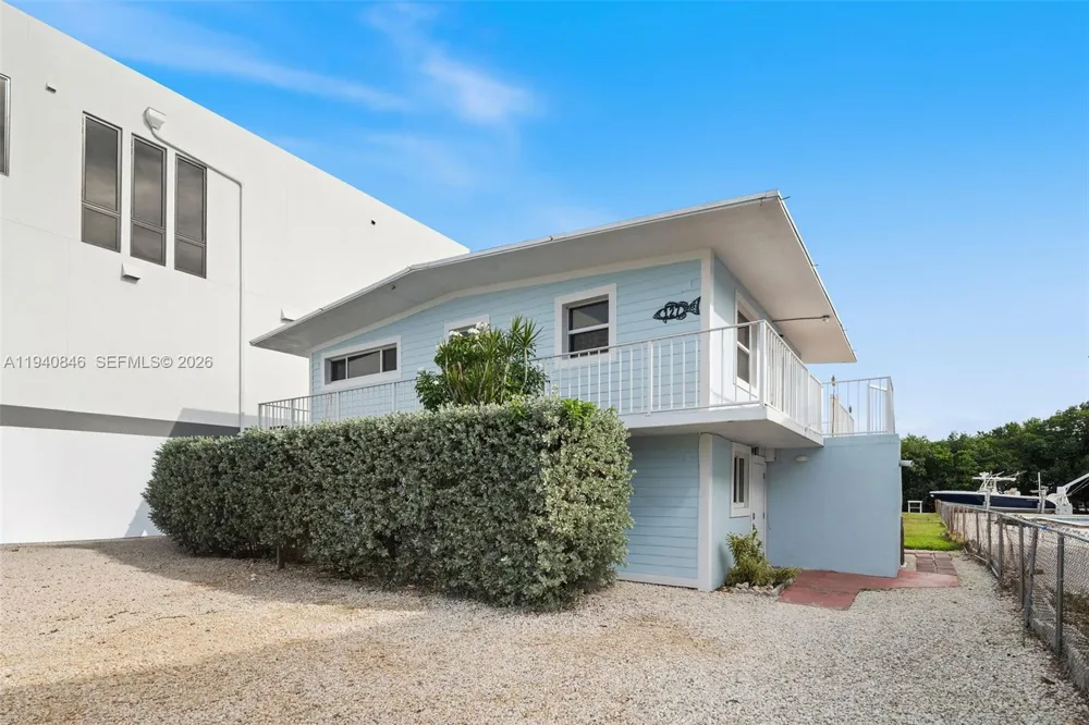 127 Seaside Ave Key Largo, FL 33037