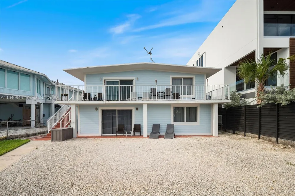 127 Seaside Ave Key Largo, FL 33037