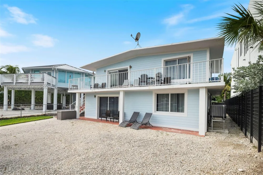 127 Seaside Ave Key Largo, FL 33037