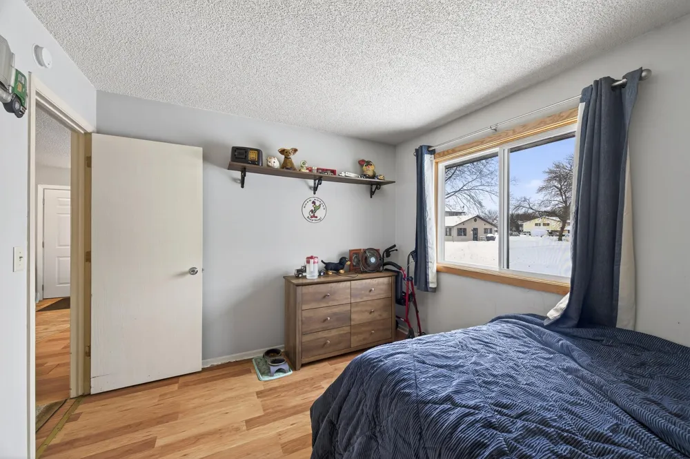 6530 83rd Court Brooklyn Park, MN 55445