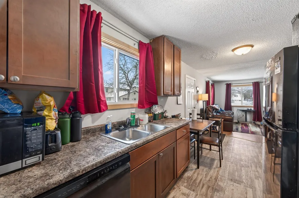 6530 83rd Court Brooklyn Park, MN 55445
