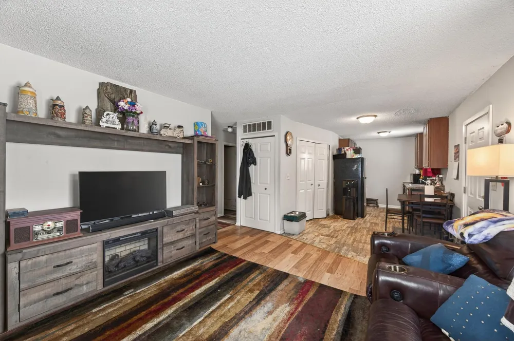 6530 83rd Court Brooklyn Park, MN 55445