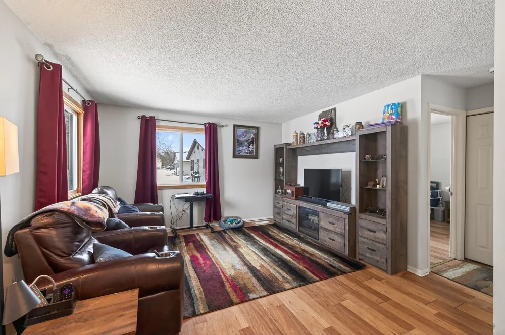 6530 83rd Court Brooklyn Park, MN 55445