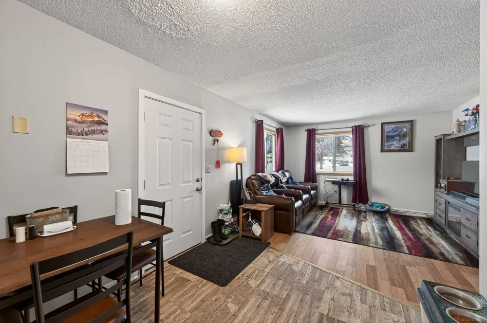 6530 83rd Court Brooklyn Park, MN 55445