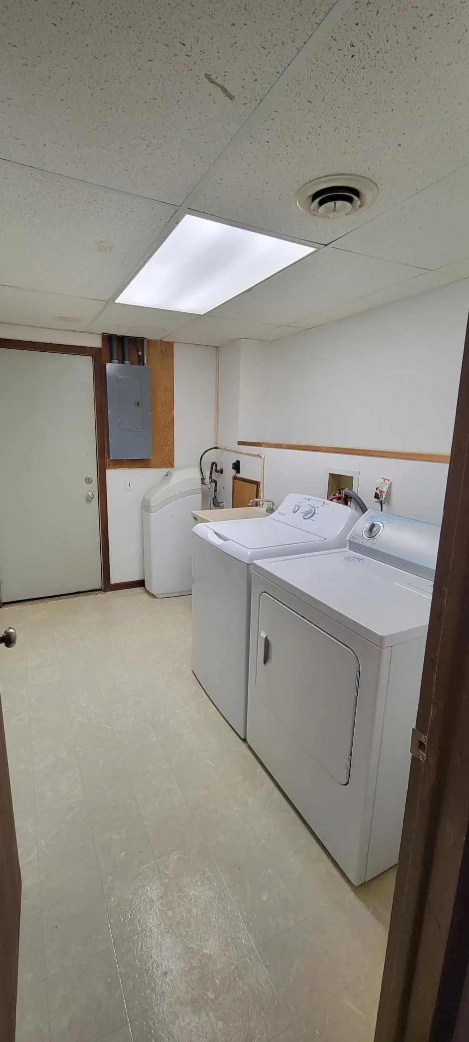 412 E Hamilton Avenue Baudette, MN 56623