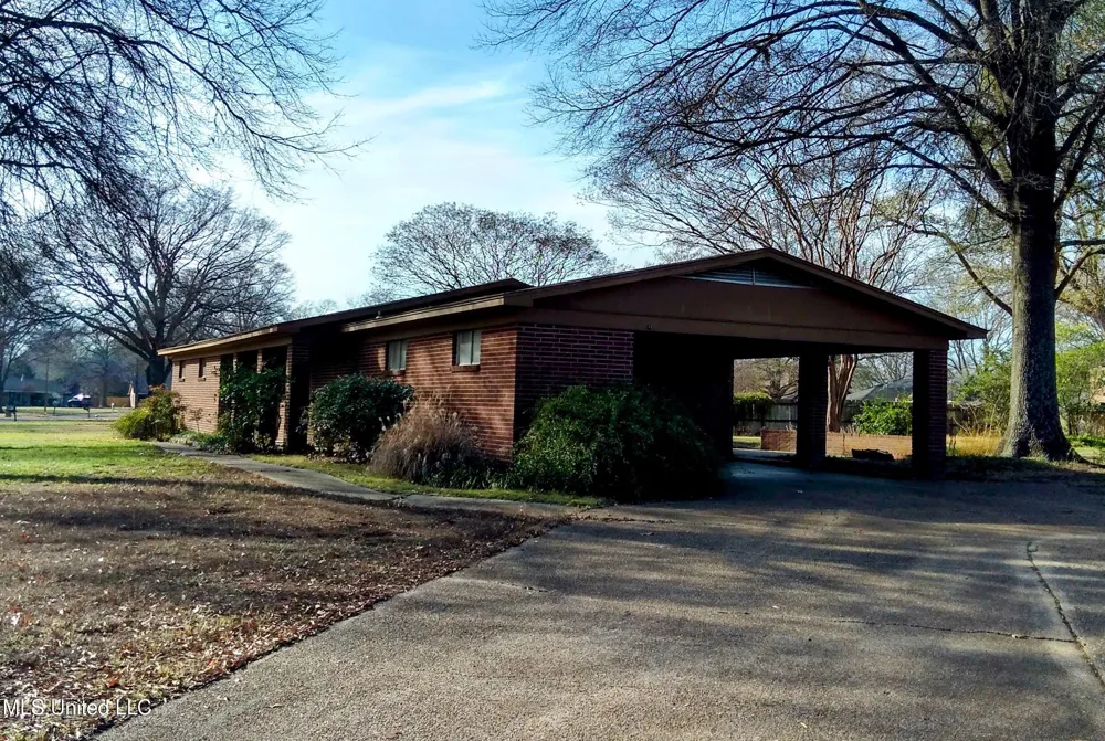 311 S Mac Arthur Circle Indianola, MS 38751