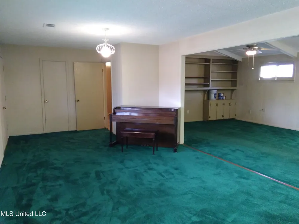 311 S Mac Arthur Circle Indianola, MS 38751