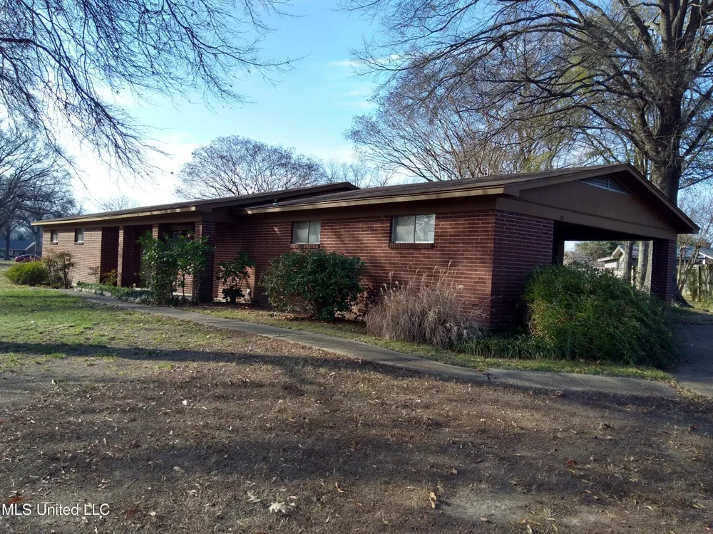 311 S Mac Arthur Circle Indianola, MS 38751