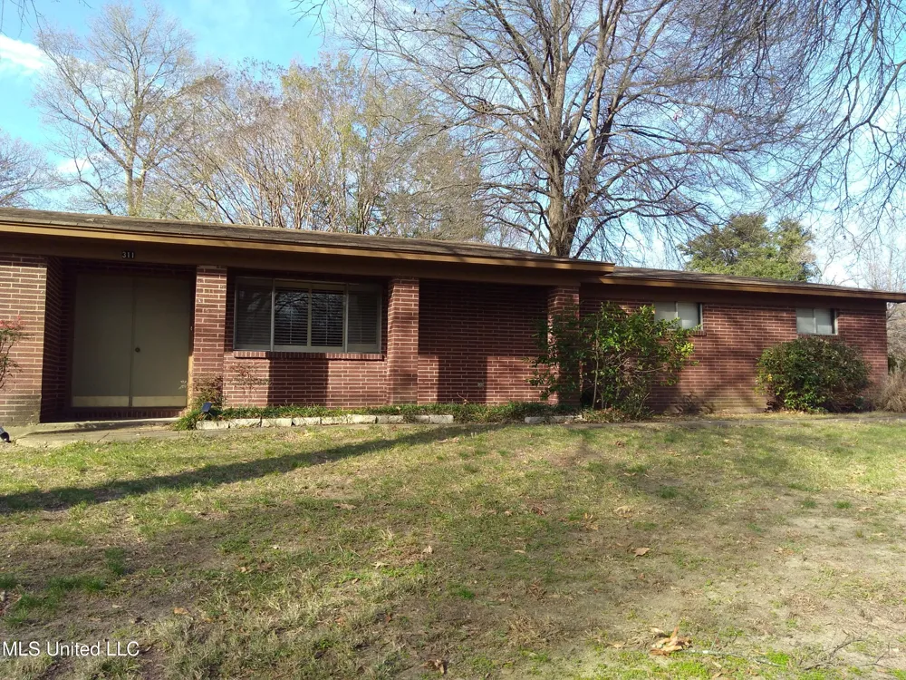311 S Mac Arthur Circle Indianola, MS 38751