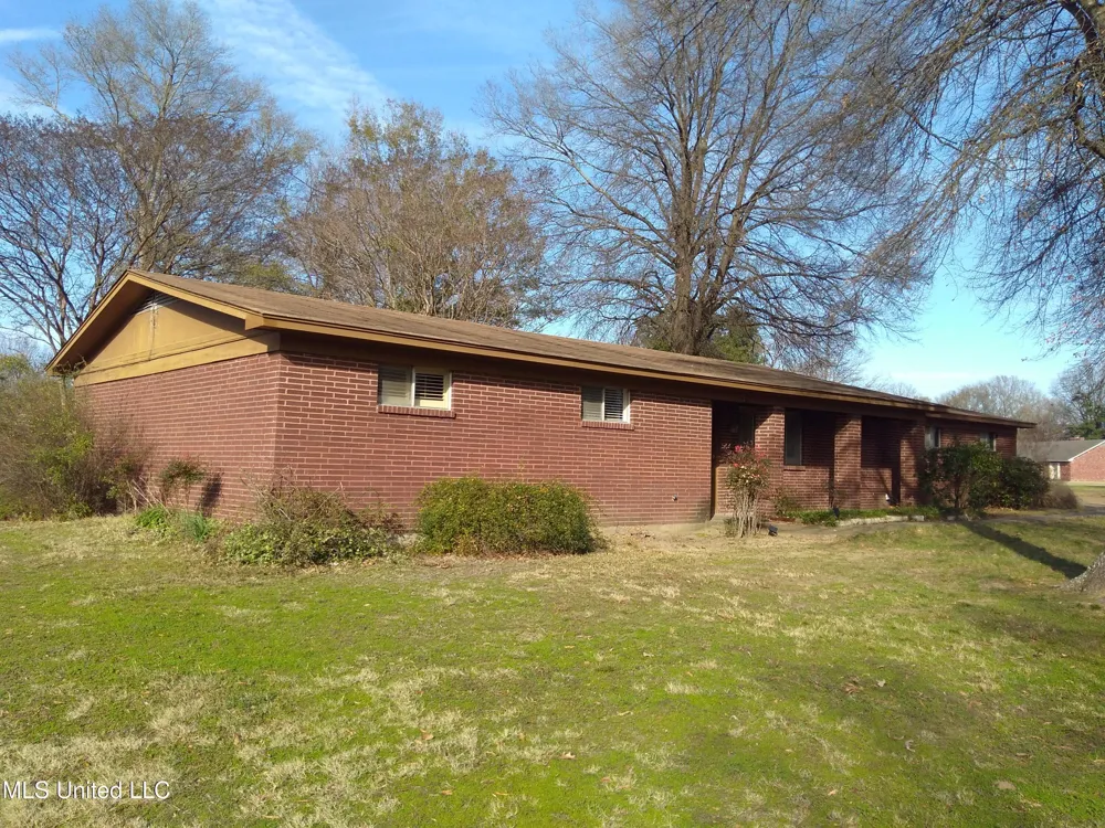 311 S Mac Arthur Circle Indianola, MS 38751