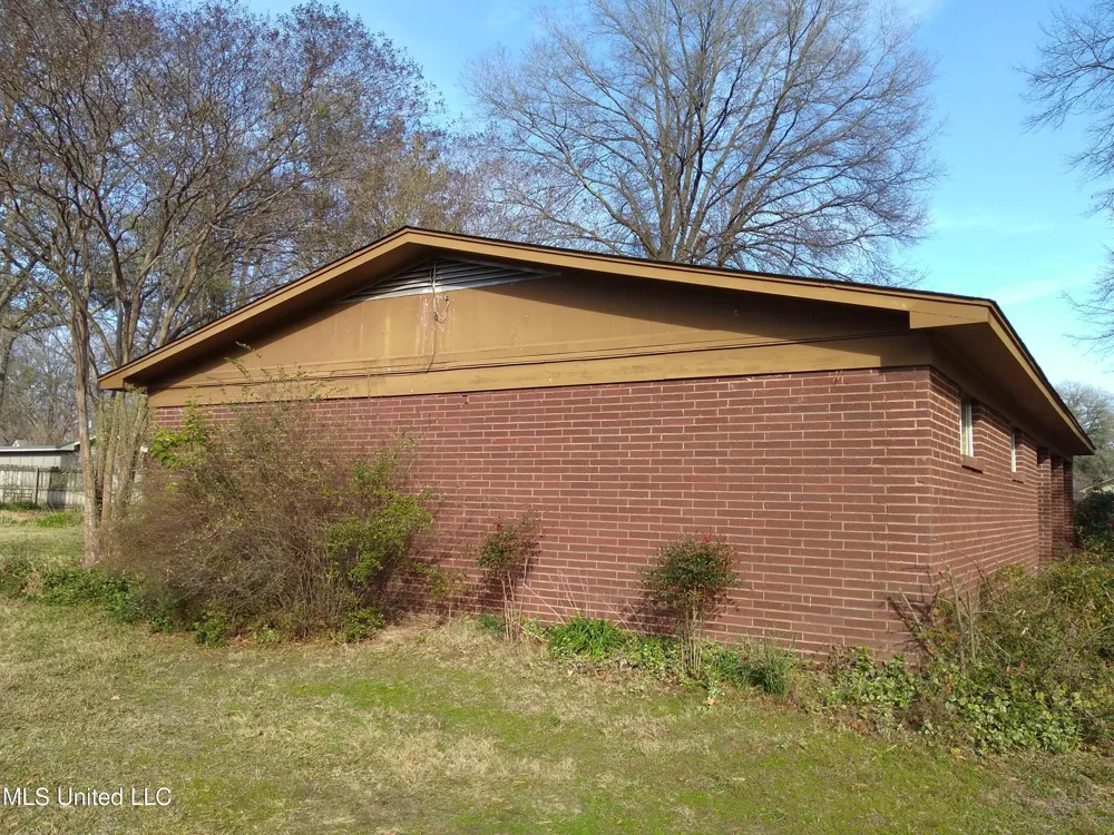 311 S Mac Arthur Circle Indianola, MS 38751