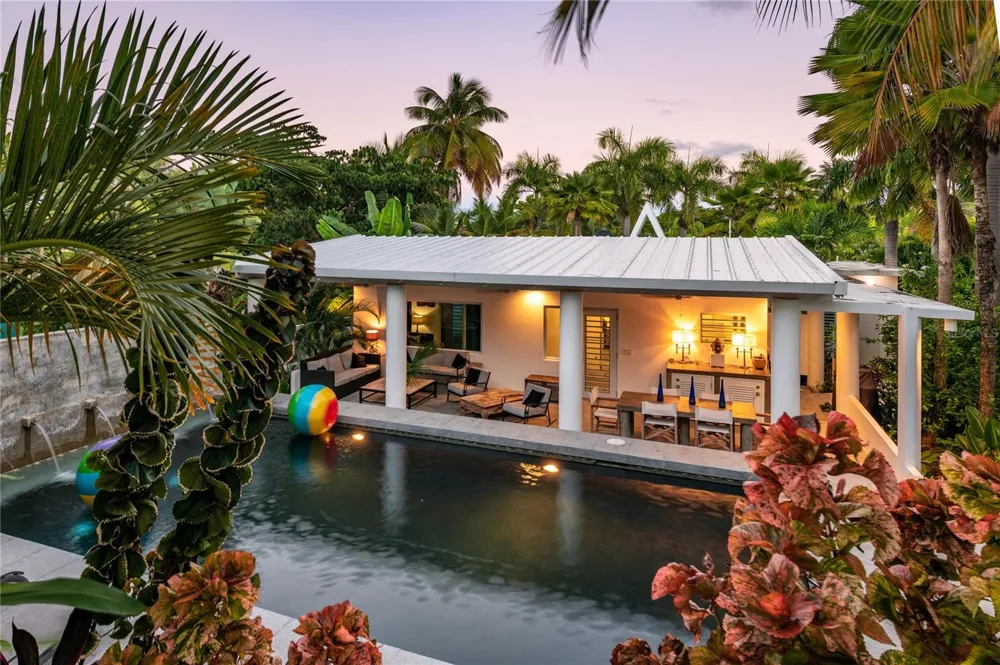 300 PALM COTTAGES Vieques, PR 00765