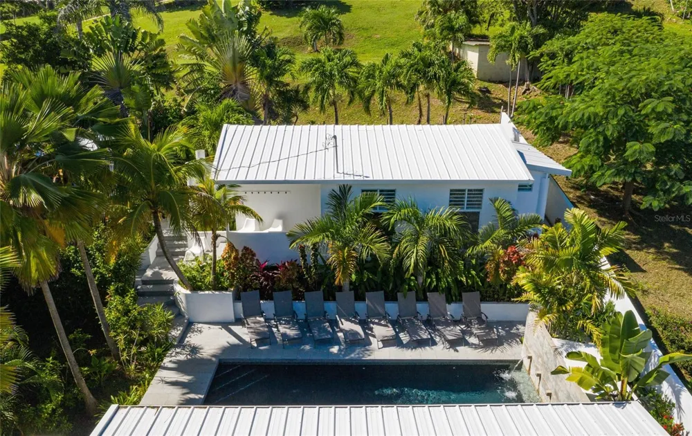 300 PALM COTTAGES Vieques, PR 00765