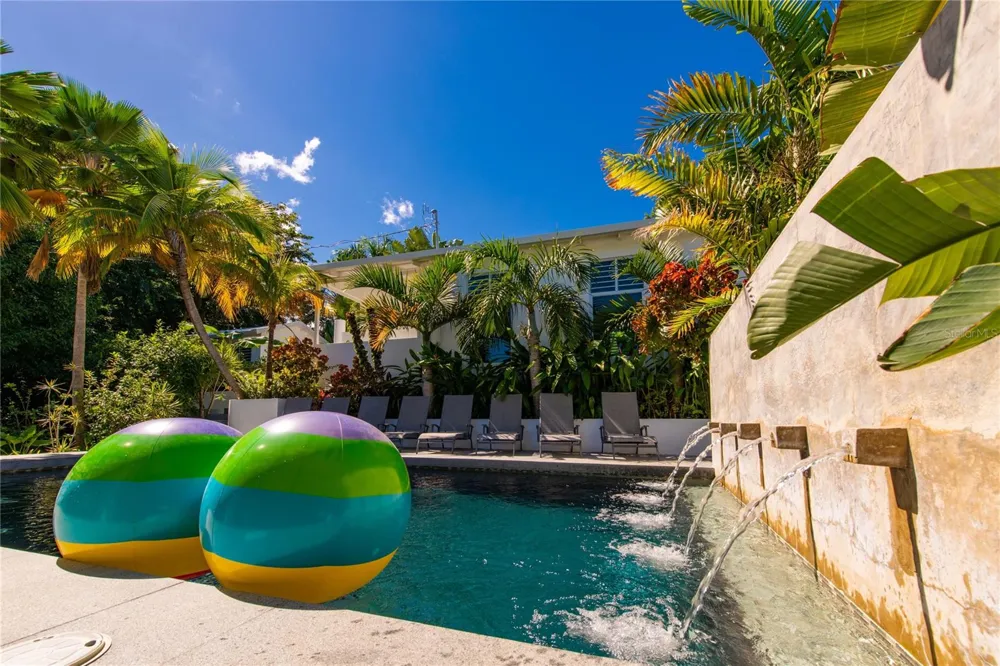 300 PALM COTTAGES Vieques, PR 00765