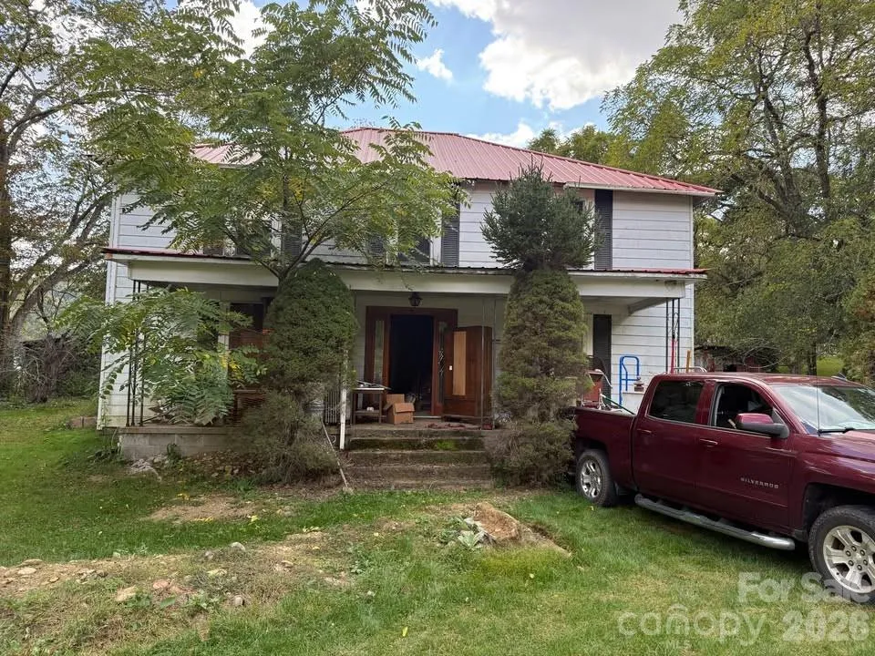 166 Old Helton School Road Lansing, NC 28643