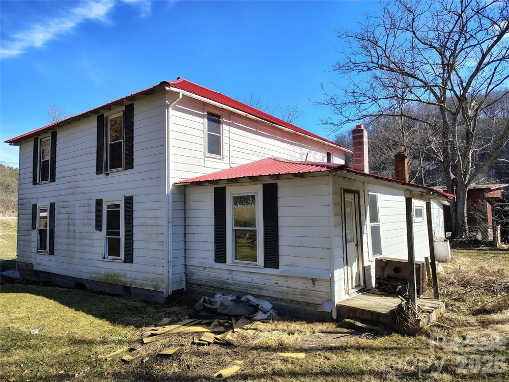 166 Old Helton School Road Lansing, NC 28643