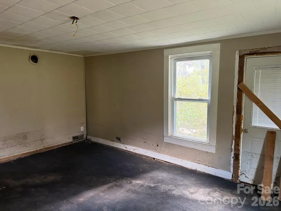 166 Old Helton School Road Lansing, NC 28643