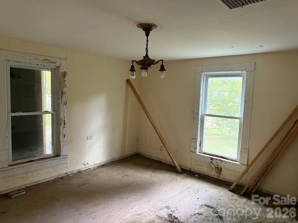 166 Old Helton School Road Lansing, NC 28643