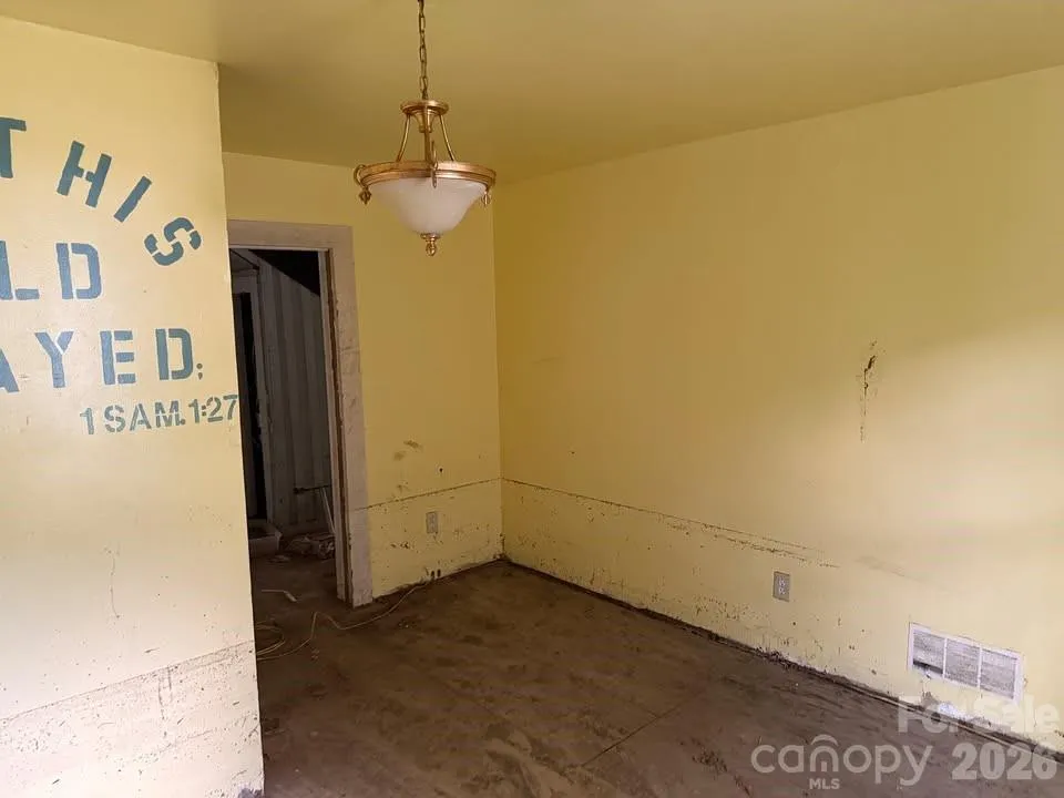 166 Old Helton School Road Lansing, NC 28643