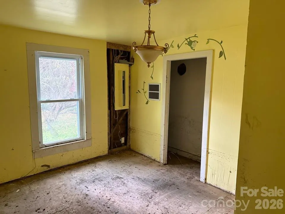 166 Old Helton School Road Lansing, NC 28643