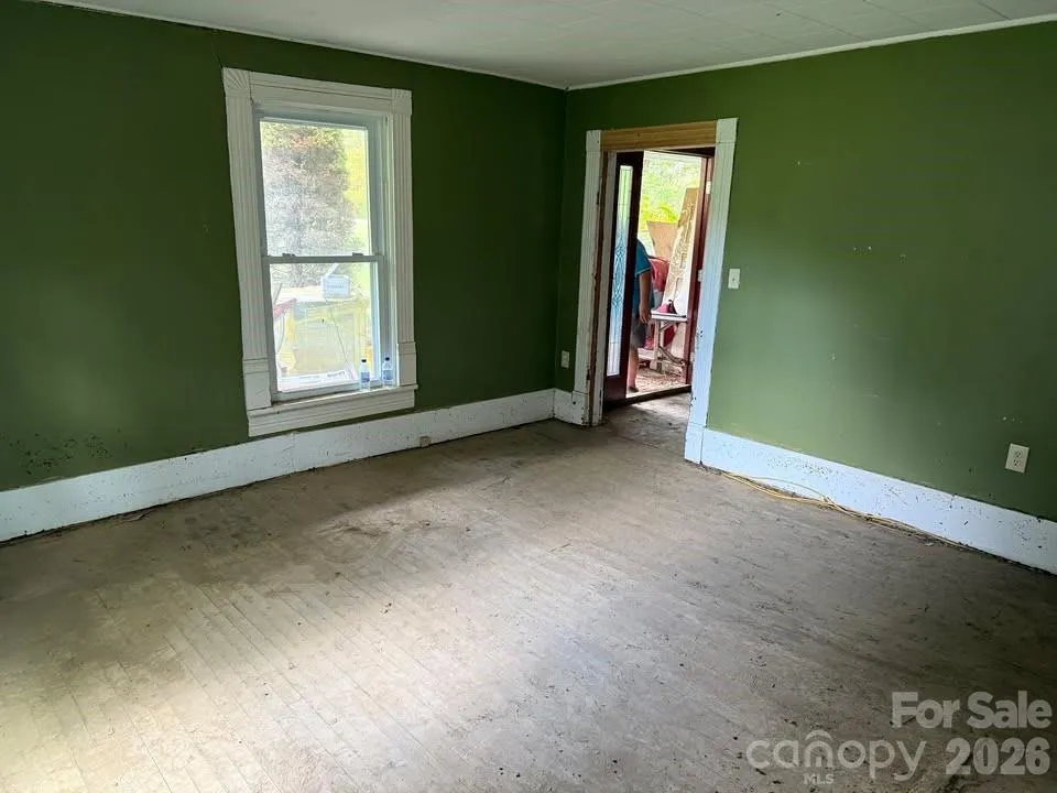166 Old Helton School Road Lansing, NC 28643