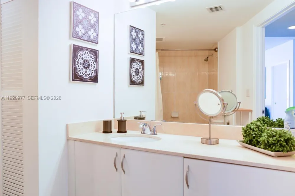 1750 Bayshore Dr #4814 Miami, FL 33132