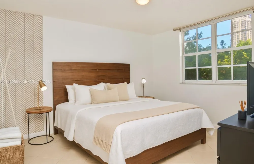 19601 E Country Club Dr #7202 Aventura, FL 33180
