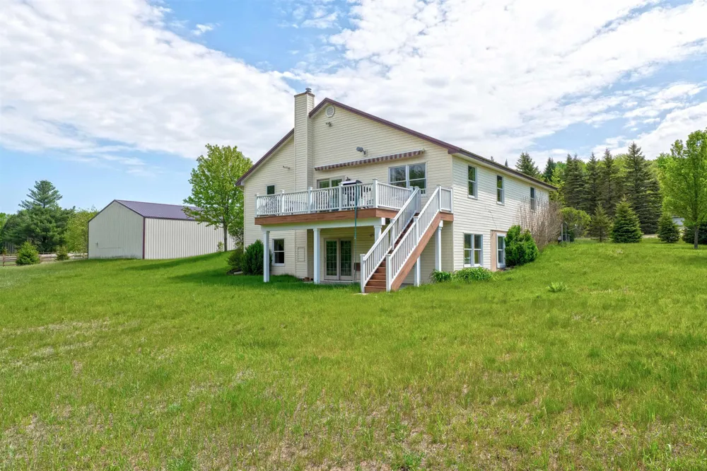 7495 Bennett Road Acme Township, MI 49690