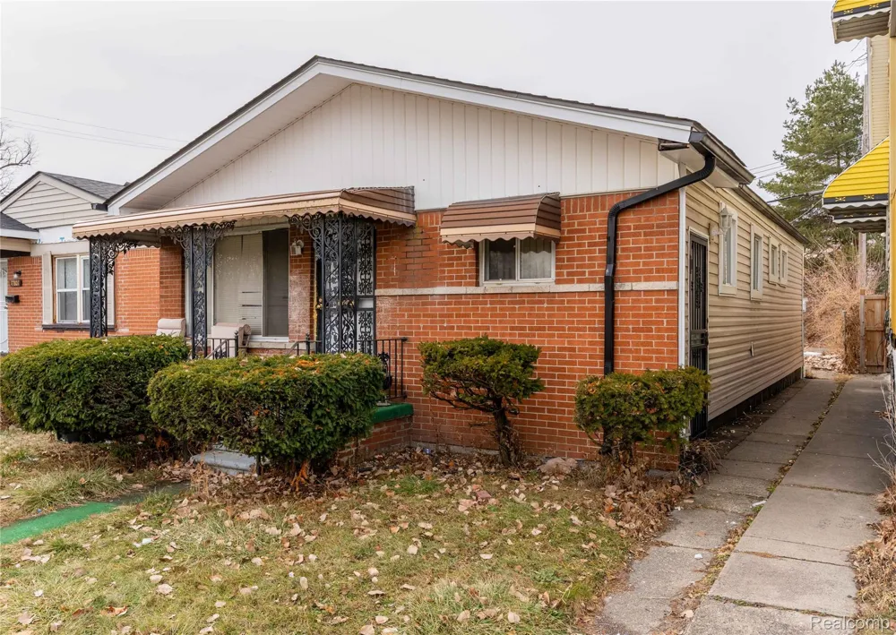 17809 McDougall Street Hamtramck City, MI 48212