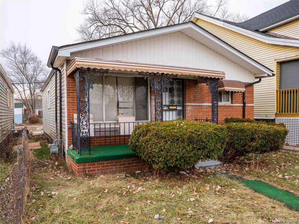 17809 McDougall Street Hamtramck City, MI 48212