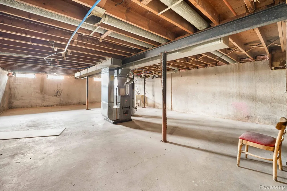 17809 McDougall Street Hamtramck City, MI 48212