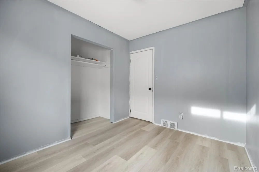 17809 McDougall Street Hamtramck City, MI 48212