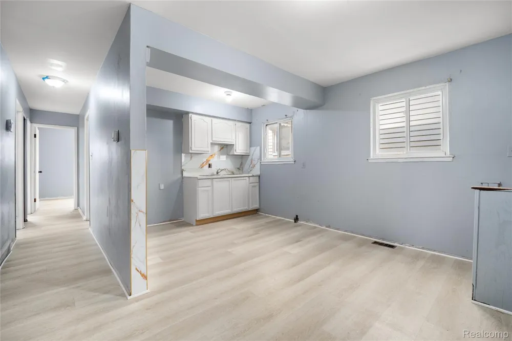 17809 McDougall Street Hamtramck City, MI 48212